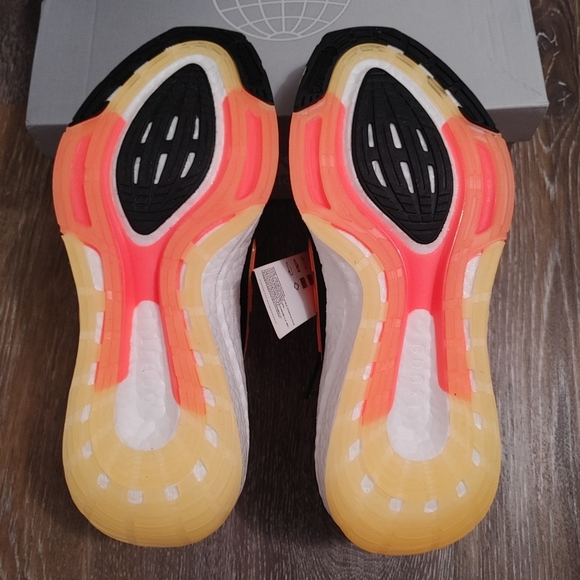 Adidas Ultraboost 22 main image 4